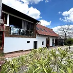 Apartament Romantic House With Jakuzzi *