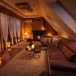 Romantic House With Jakuzzi Apartment