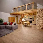 Romantic House With Jakuzzi * Veszpremfajsz