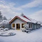 Romantic House With Jakuzzi * Veszpremfajsz