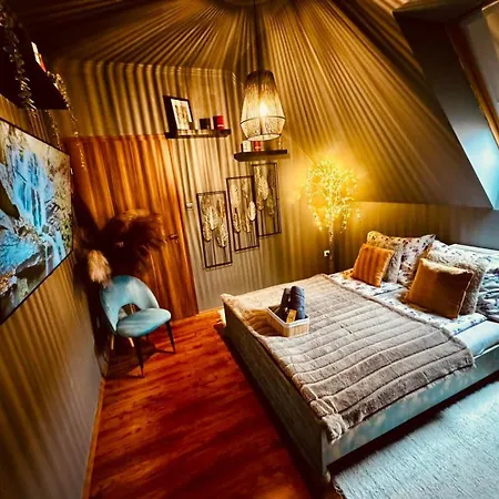 Csaladi Wellness Apartment *