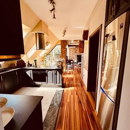 Romantic House With Jakuzzi *