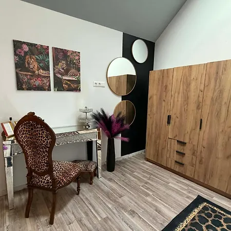 Romantic House With Jakuzzi 公寓 Veszprémfajsz