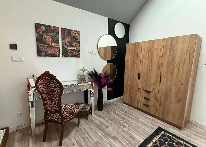 Romantic House With Jakuzzi 公寓 Veszprémfajsz